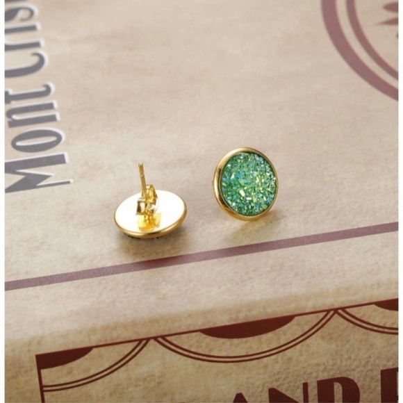 SALE💚 any 3 for $18 💚
 Druzy Stone Round Stud Earring - Picture 6 of 6